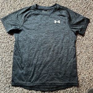 👕 Youth Medium Under Armour Loose Fit Short Sleeve Shirt 💥
